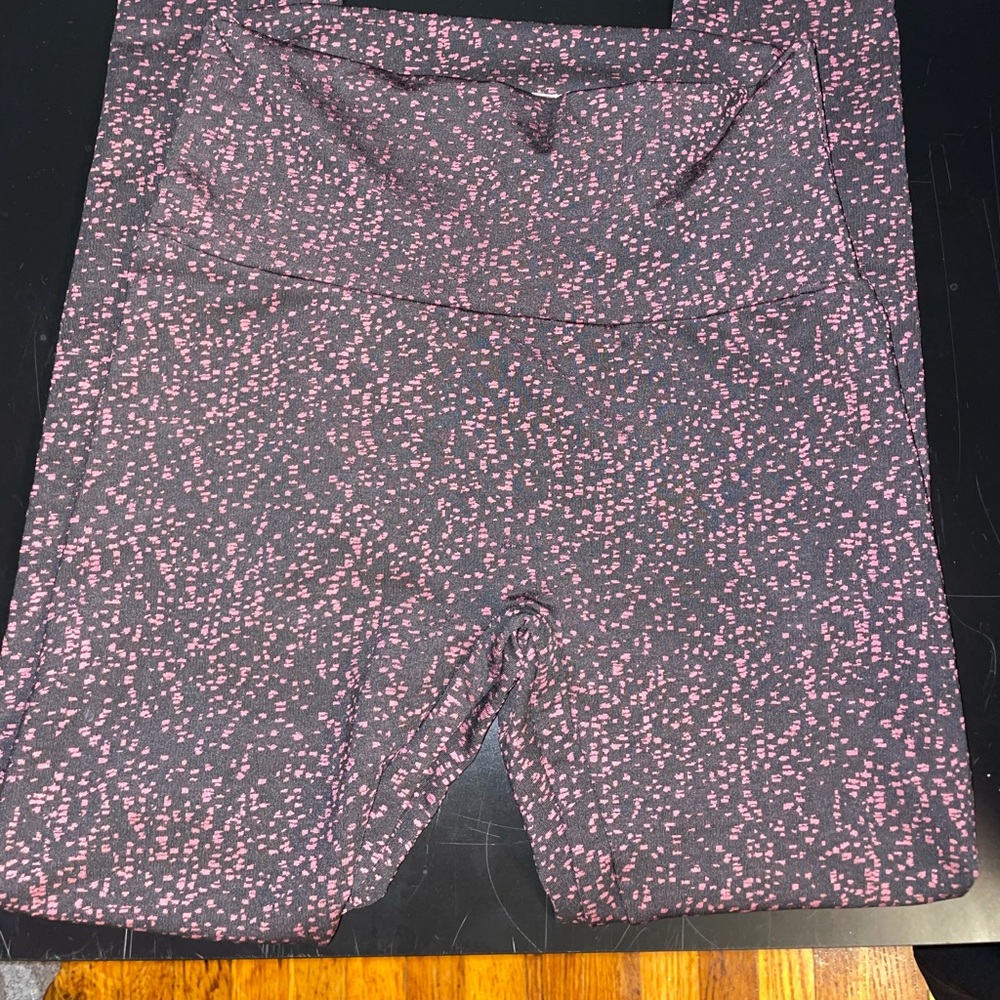 ECHT essentia scrunch berry dot leggings